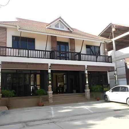 Ponburi Hotel Nan Exterior foto