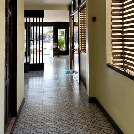 Ponburi Hotel Nan Exterior foto