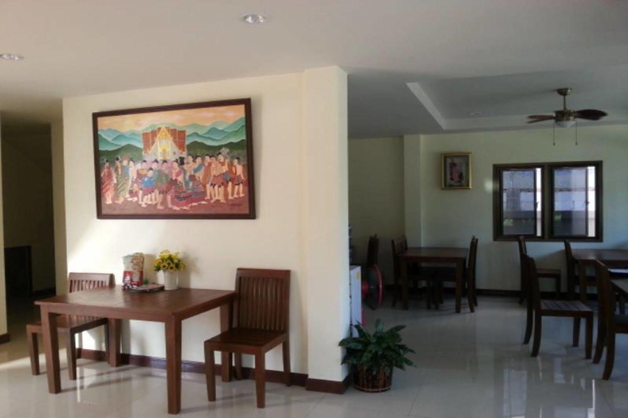 Ponburi Hotel Nan Exterior foto